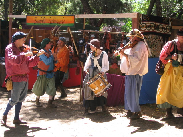 9/11/05 - Brunos horn dance