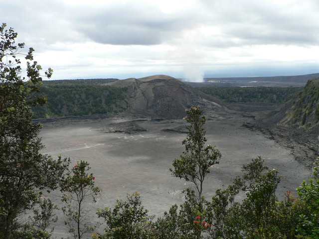 Volcanoes National Park: K&#299;lauea Iki Trail