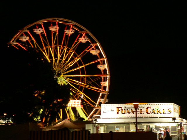 mmm funnel cakes