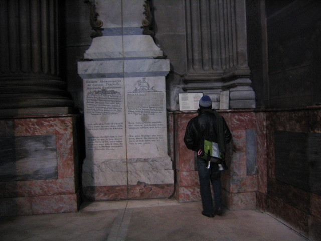 Jim at the Obelisk
(read Da Vinci Code)