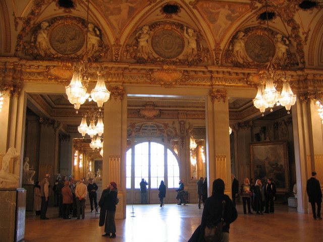 Big ol' ballroom. Bouguereau's
"Birth of Venus"
just away in the corner