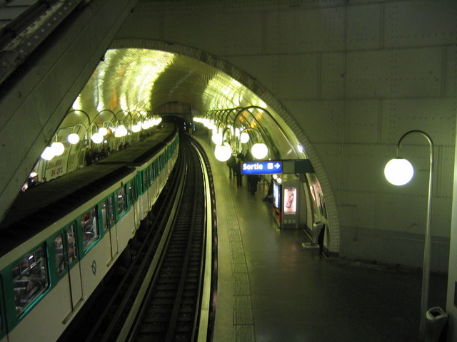 Cite Metro stop