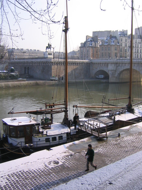 Snowy Snowy Seine