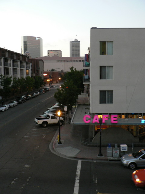 Cafe 222 (arty)